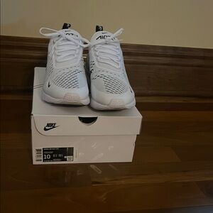 Women’s Nike 270s New Size 10
